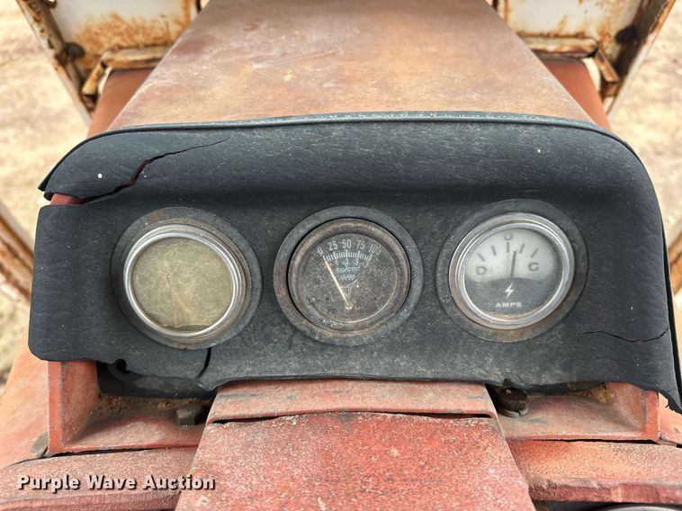 image for item ER4951 1973 International Harvester 1066 tractor