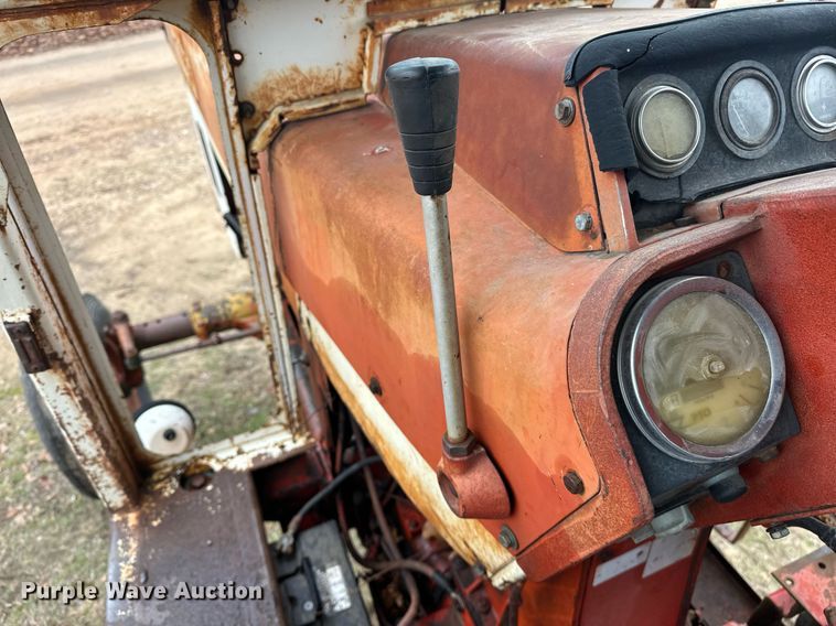 image for item ER4951 1973 International Harvester 1066 tractor