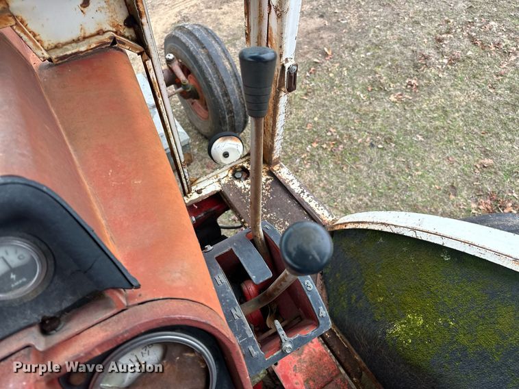 image for item ER4951 1973 International Harvester 1066 tractor
