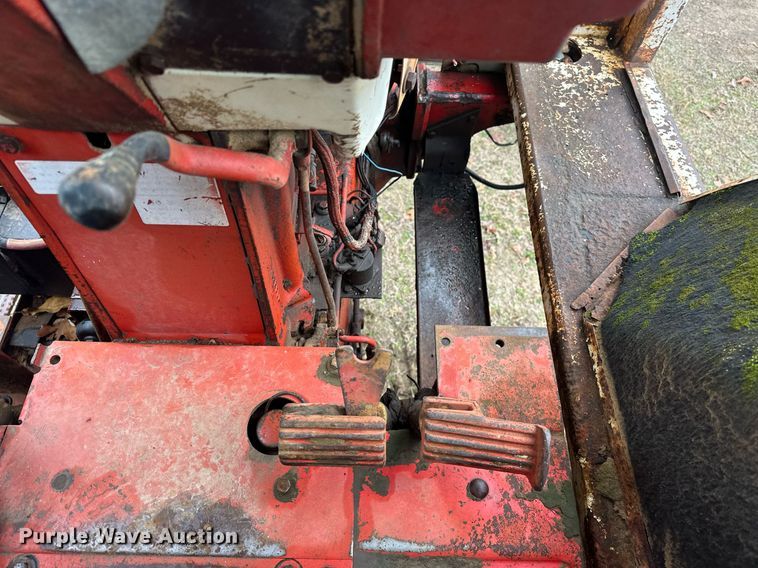 image for item ER4951 1973 International Harvester 1066 tractor