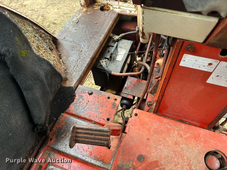 image for item ER4951 1973 International Harvester 1066 tractor