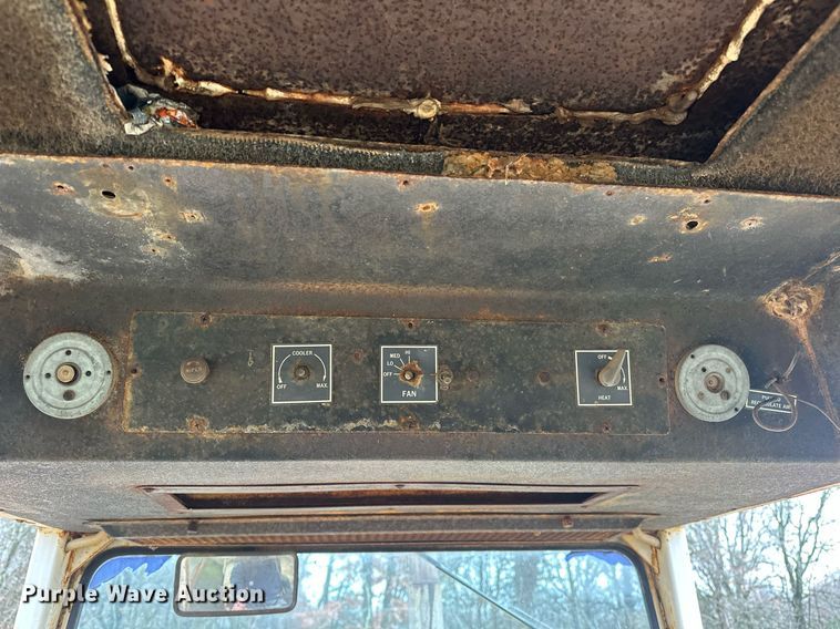 image for item ER4951 1973 International Harvester 1066 tractor