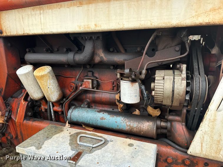 image for item ER4951 1973 International Harvester 1066 tractor