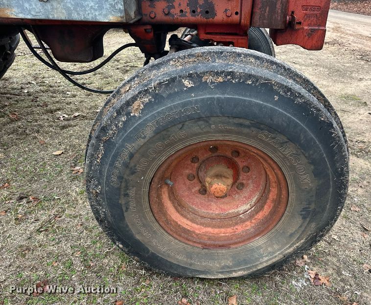 image for item ER4951 1973 International Harvester 1066 tractor