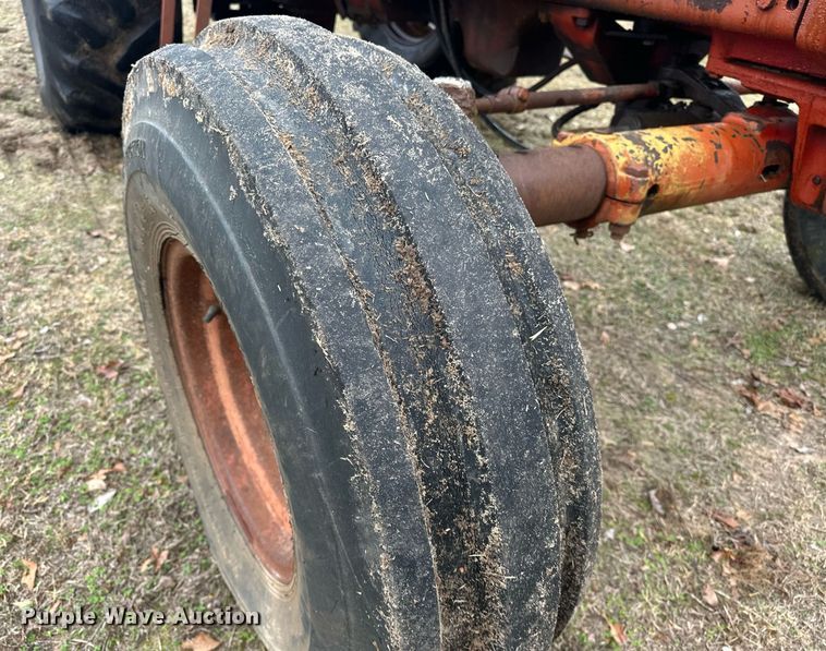 image for item ER4951 1973 International Harvester 1066 tractor