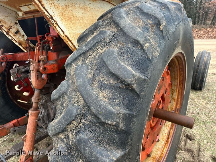 image for item ER4951 1973 International Harvester 1066 tractor