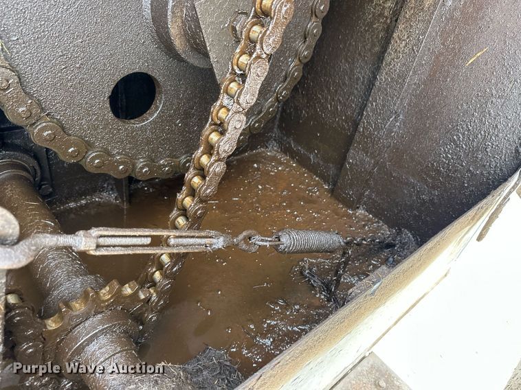 image for item ER8568 1996 International 4900 feed mixer truck