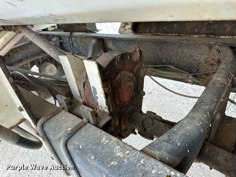 image for item ER8568 1996 International 4900 feed mixer truck