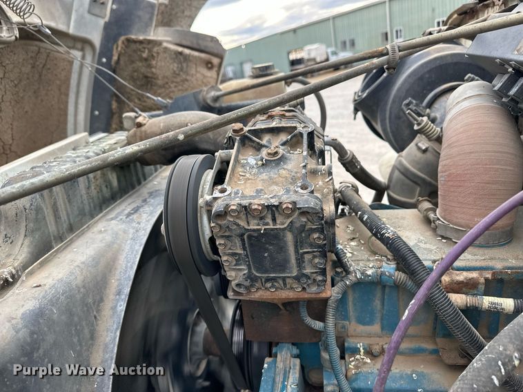 image for item ER8568 1996 International 4900 feed mixer truck