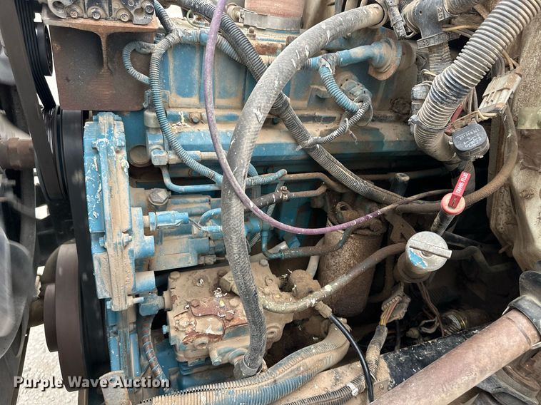 image for item ER8568 1996 International 4900 feed mixer truck