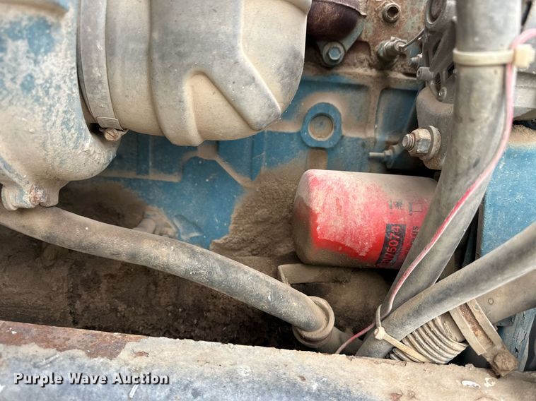 image for item ER8568 1996 International 4900 feed mixer truck