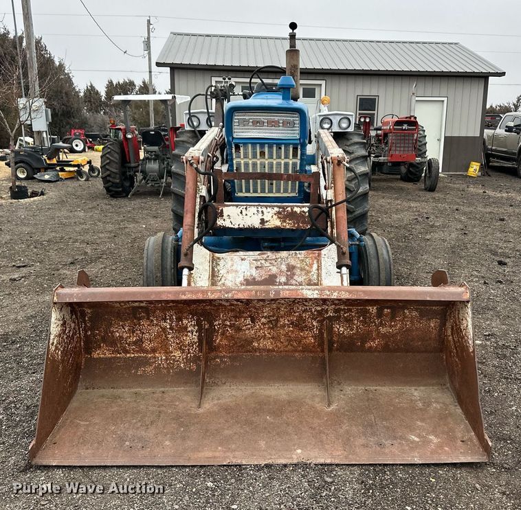 image for item ER8707 1968 Ford 5000 tractor