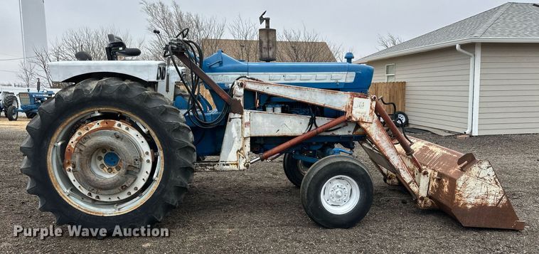 image for item ER8707 1968 Ford 5000 tractor