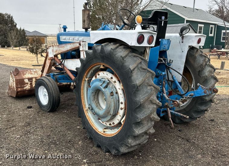 image for item ER8707 1968 Ford 5000 tractor