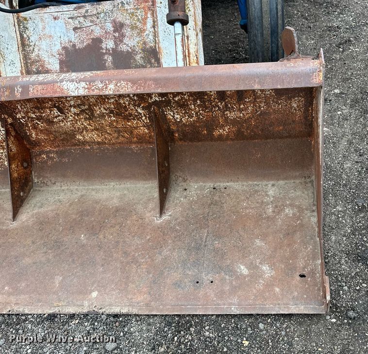 image for item ER8707 1968 Ford 5000 tractor