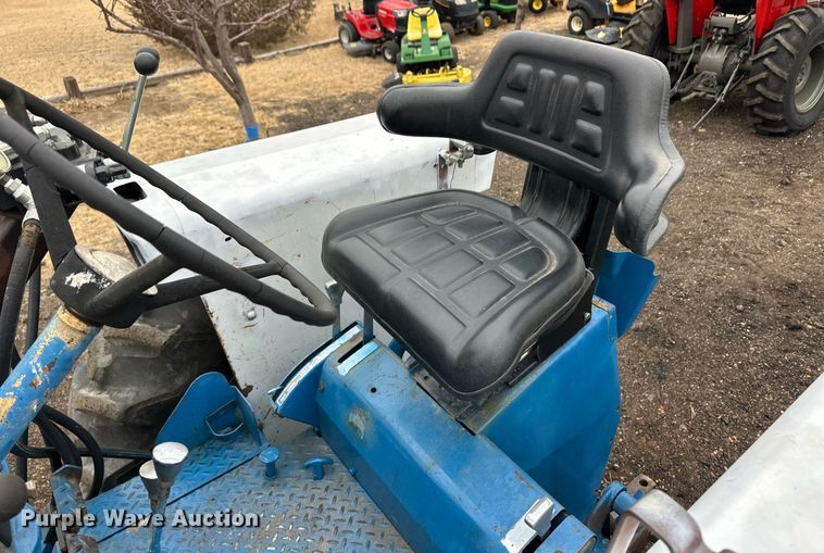 image for item ER8707 1968 Ford 5000 tractor