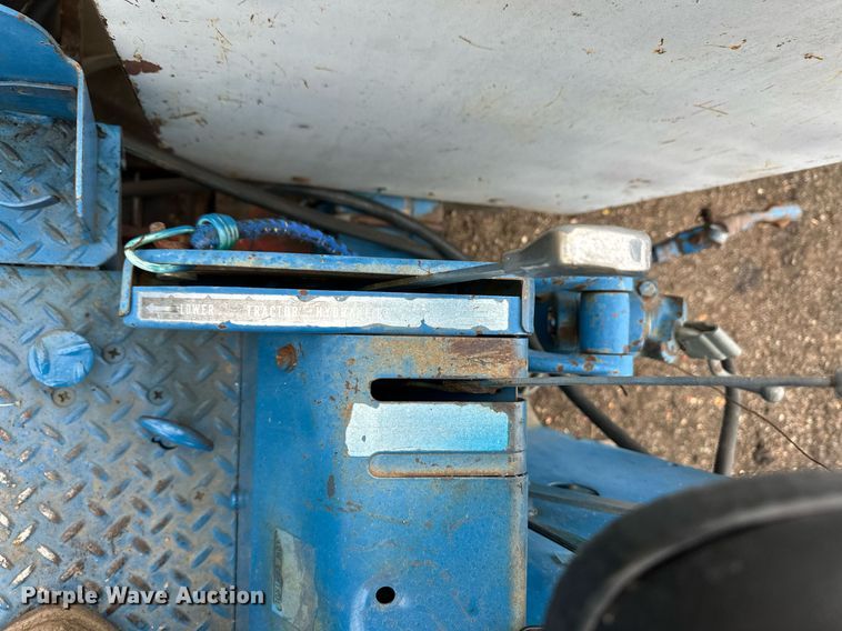 image for item ER8707 1968 Ford 5000 tractor