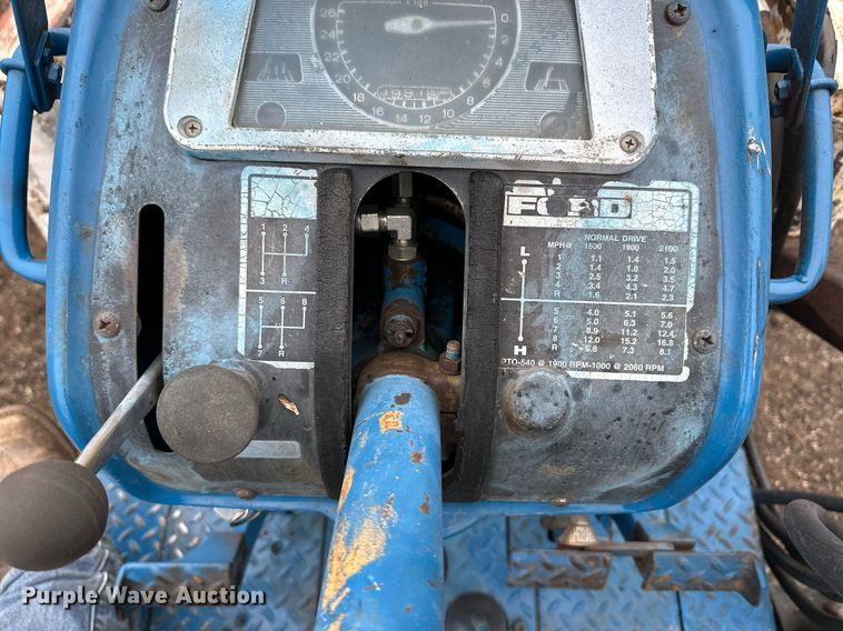 image for item ER8707 1968 Ford 5000 tractor