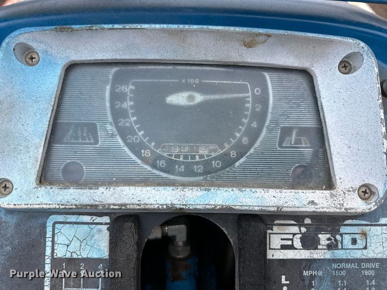 image for item ER8707 1968 Ford 5000 tractor