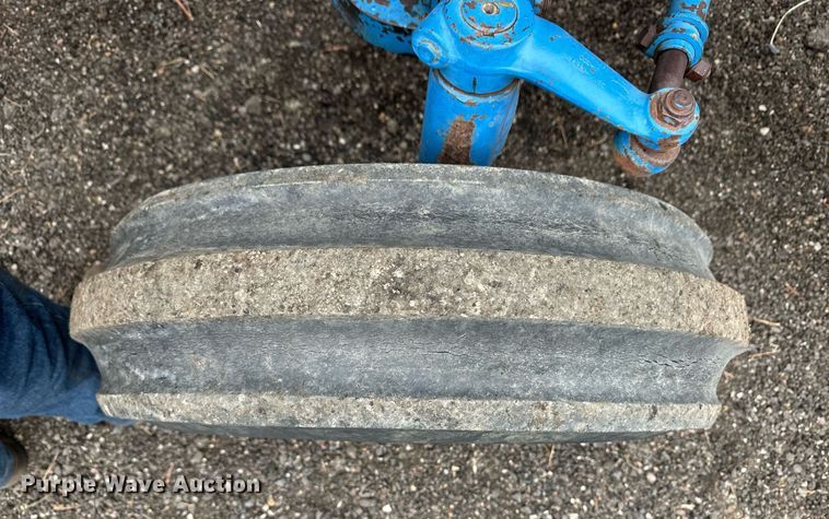 image for item ER8707 1968 Ford 5000 tractor