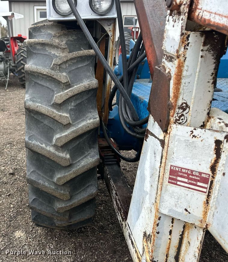 image for item ER8707 1968 Ford 5000 tractor