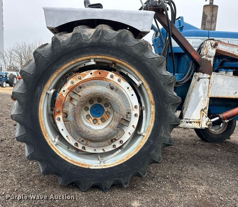 image for item ER8707 1968 Ford 5000 tractor