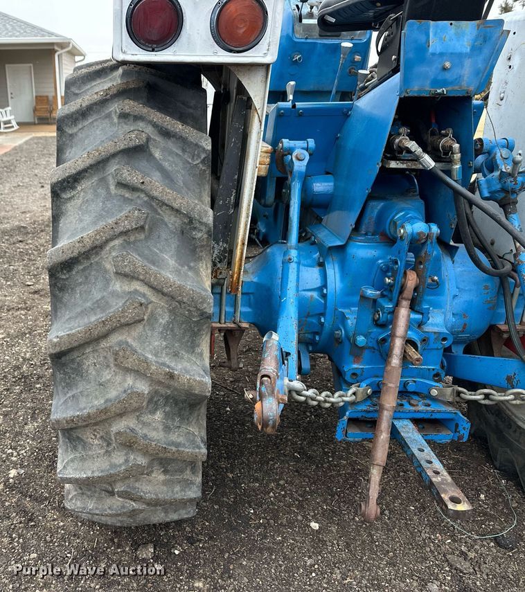 image for item ER8707 1968 Ford 5000 tractor