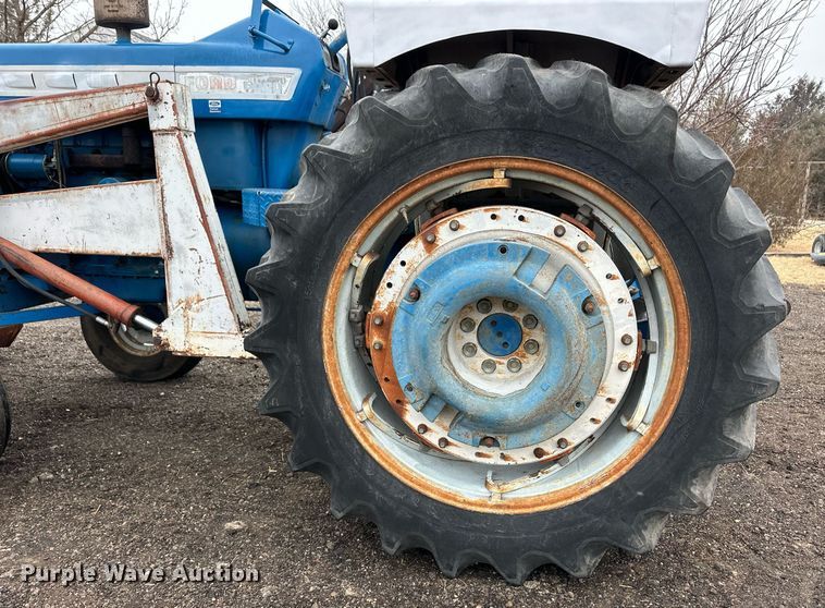 image for item ER8707 1968 Ford 5000 tractor