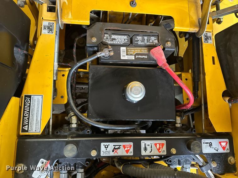 image for item ER8708 2014 Hustler Super Z Hyperdrive ZTR lawn mower