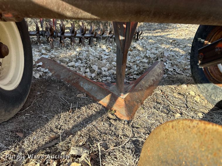image for item ER8710 Sunflower 3671 sweep plow