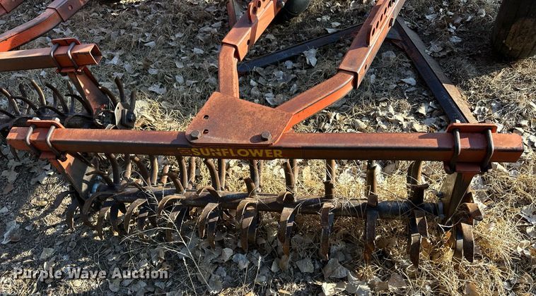 image for item ER8710 Sunflower 3671 sweep plow