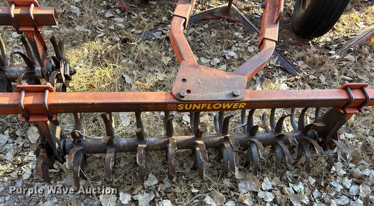 image for item ER8710 Sunflower 3671 sweep plow