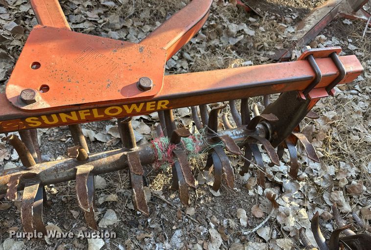 image for item ER8710 Sunflower 3671 sweep plow