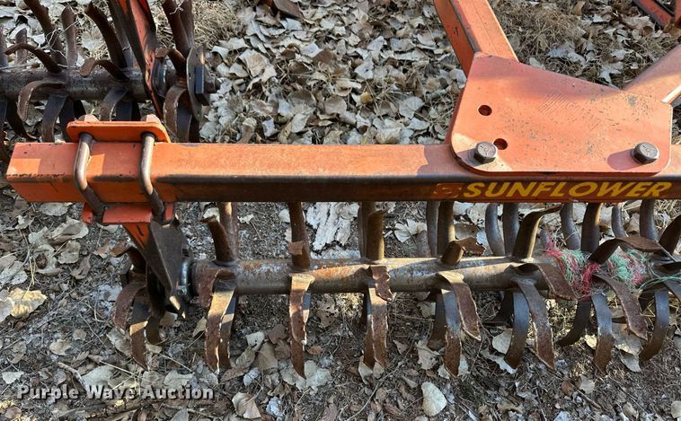 image for item ER8710 Sunflower 3671 sweep plow