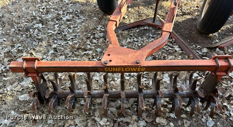 image for item ER8710 Sunflower 3671 sweep plow