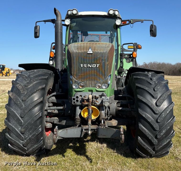 image for item EY9881 2007 Fendt 924 Vario MFWD tractor