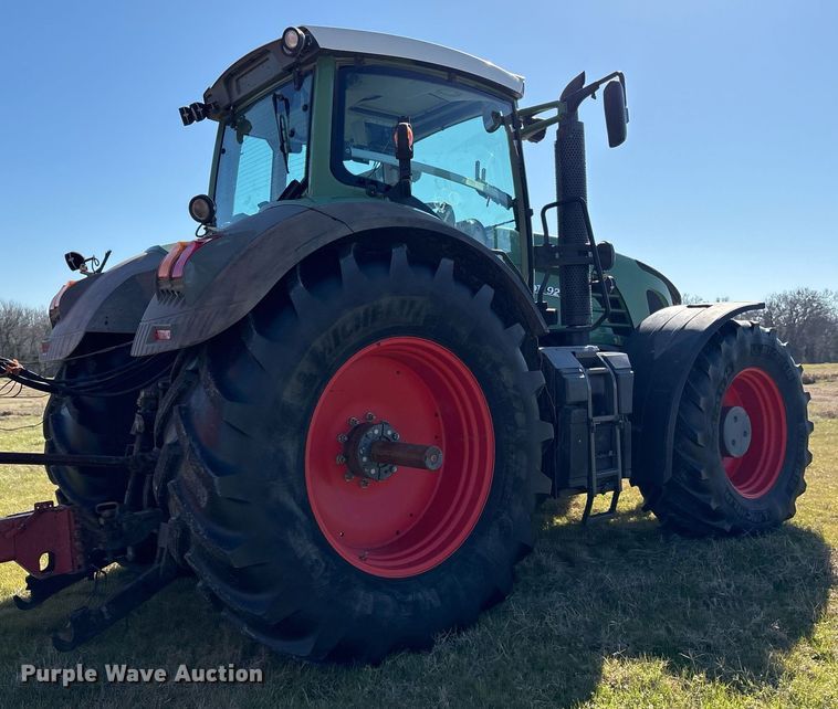 image for item EY9881 2007 Fendt 924 Vario MFWD tractor