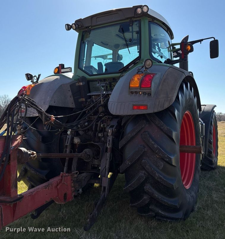 image for item EY9881 2007 Fendt 924 Vario MFWD tractor