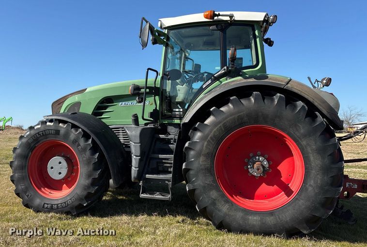 image for item EY9881 2007 Fendt 924 Vario MFWD tractor