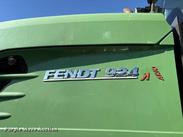image for item EY9881 2007 Fendt 924 Vario MFWD tractor