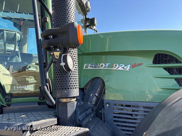 image for item EY9881 2007 Fendt 924 Vario MFWD tractor