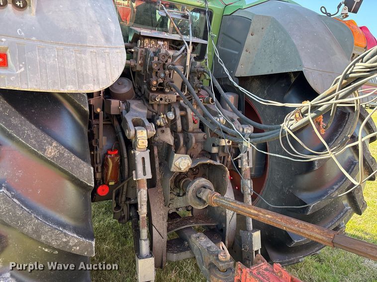 image for item EY9881 2007 Fendt 924 Vario MFWD tractor