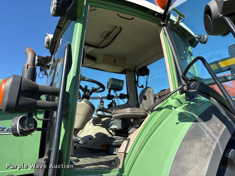 image for item EY9881 2007 Fendt 924 Vario MFWD tractor