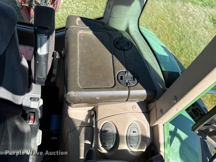 image for item EY9881 2007 Fendt 924 Vario MFWD tractor