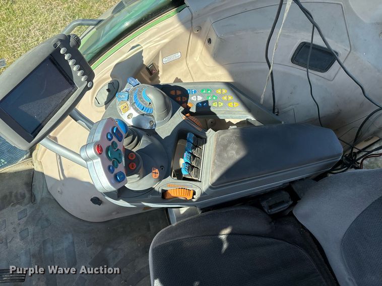 image for item EY9881 2007 Fendt 924 Vario MFWD tractor