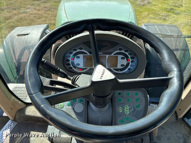 image for item EY9881 2007 Fendt 924 Vario MFWD tractor