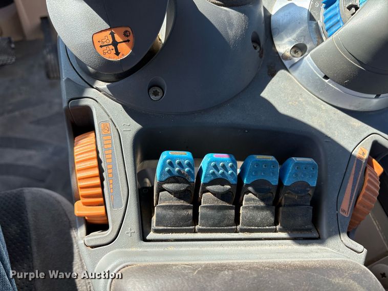 image for item EY9881 2007 Fendt 924 Vario MFWD tractor