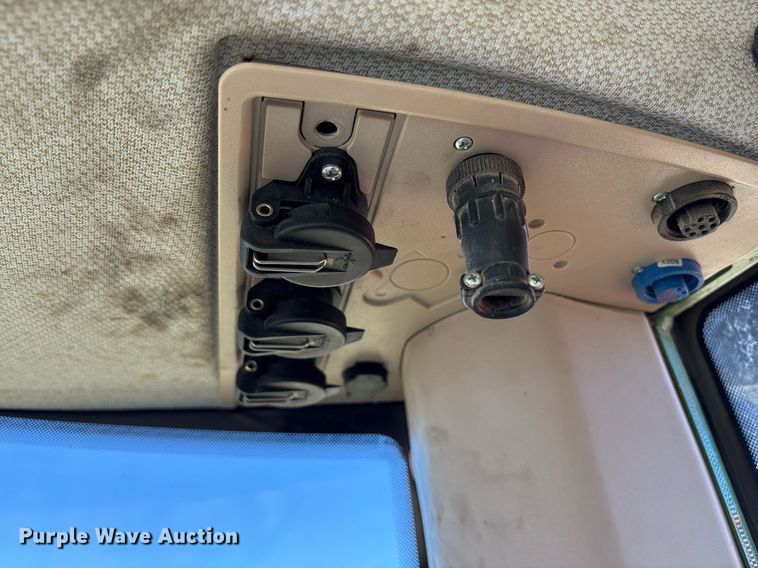 image for item EY9881 2007 Fendt 924 Vario MFWD tractor