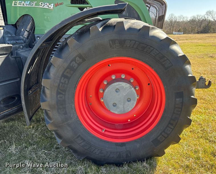 image for item EY9881 2007 Fendt 924 Vario MFWD tractor