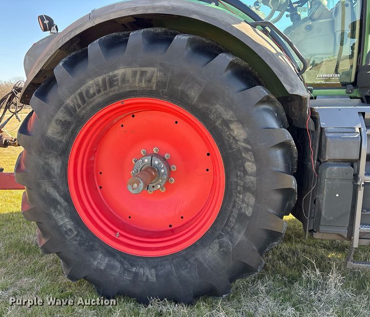 image for item EY9881 2007 Fendt 924 Vario MFWD tractor